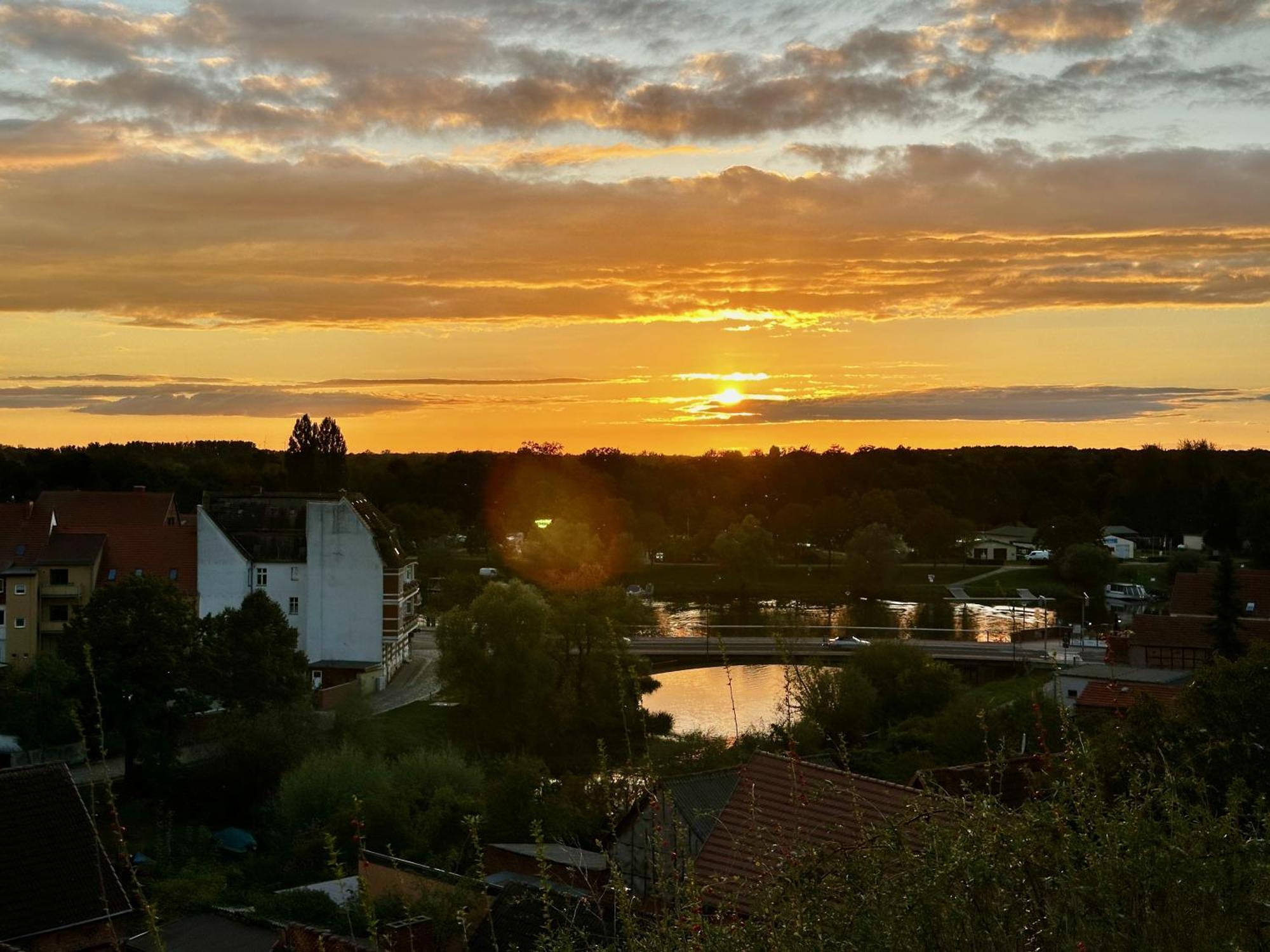 Das Bilderbuchcafe - Ferien - Apartment No 3 - Markt 7 Havelberg Exteriör bild