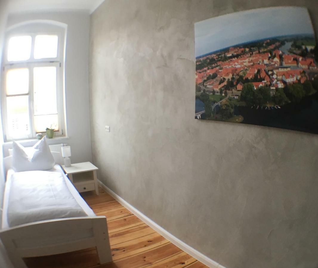 Das Bilderbuchcafe - Ferien - Apartment No 3 - Markt 7 Havelberg Exteriör bild